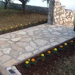Nyaraló Stone House 